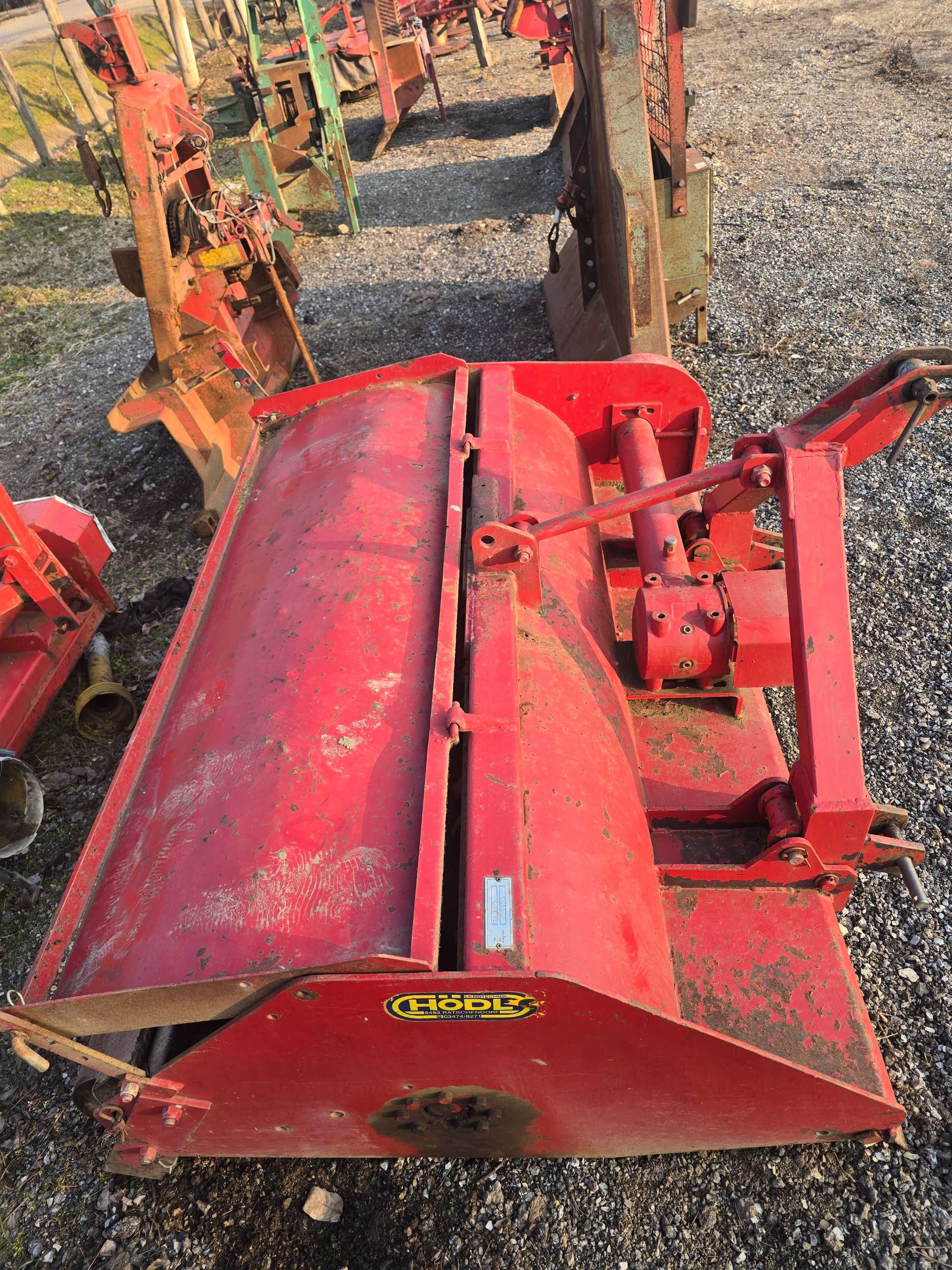 Tocătoare resturi vegetale in tiranti la tractor de 160 cm cu tăvălug