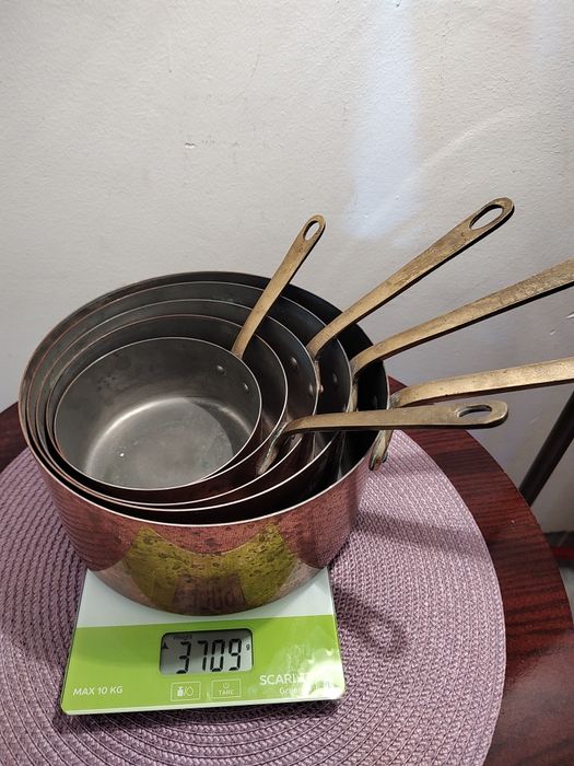 Cratițe din cupru cu suport din lemn