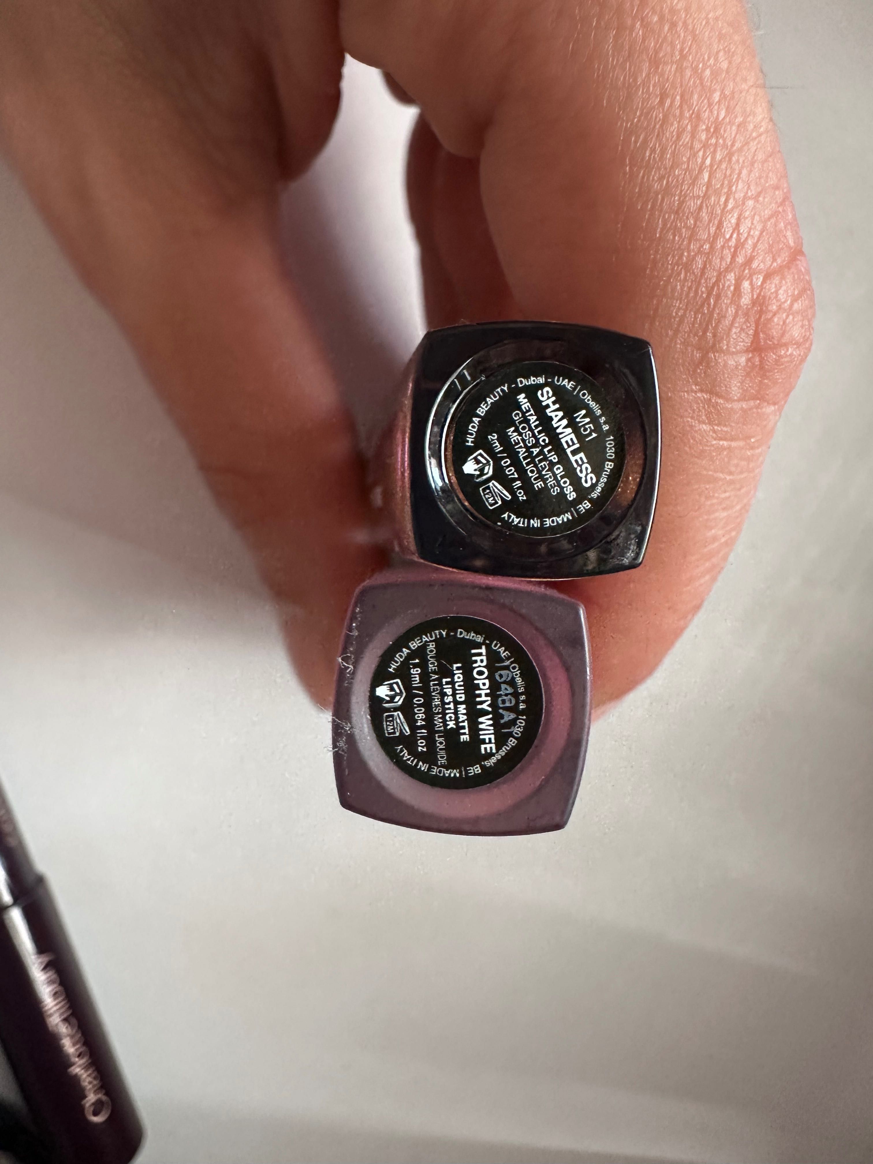 Козметика -  Huda Beauty, Charlotte Tilbury, Kerastase, Natasha Denona