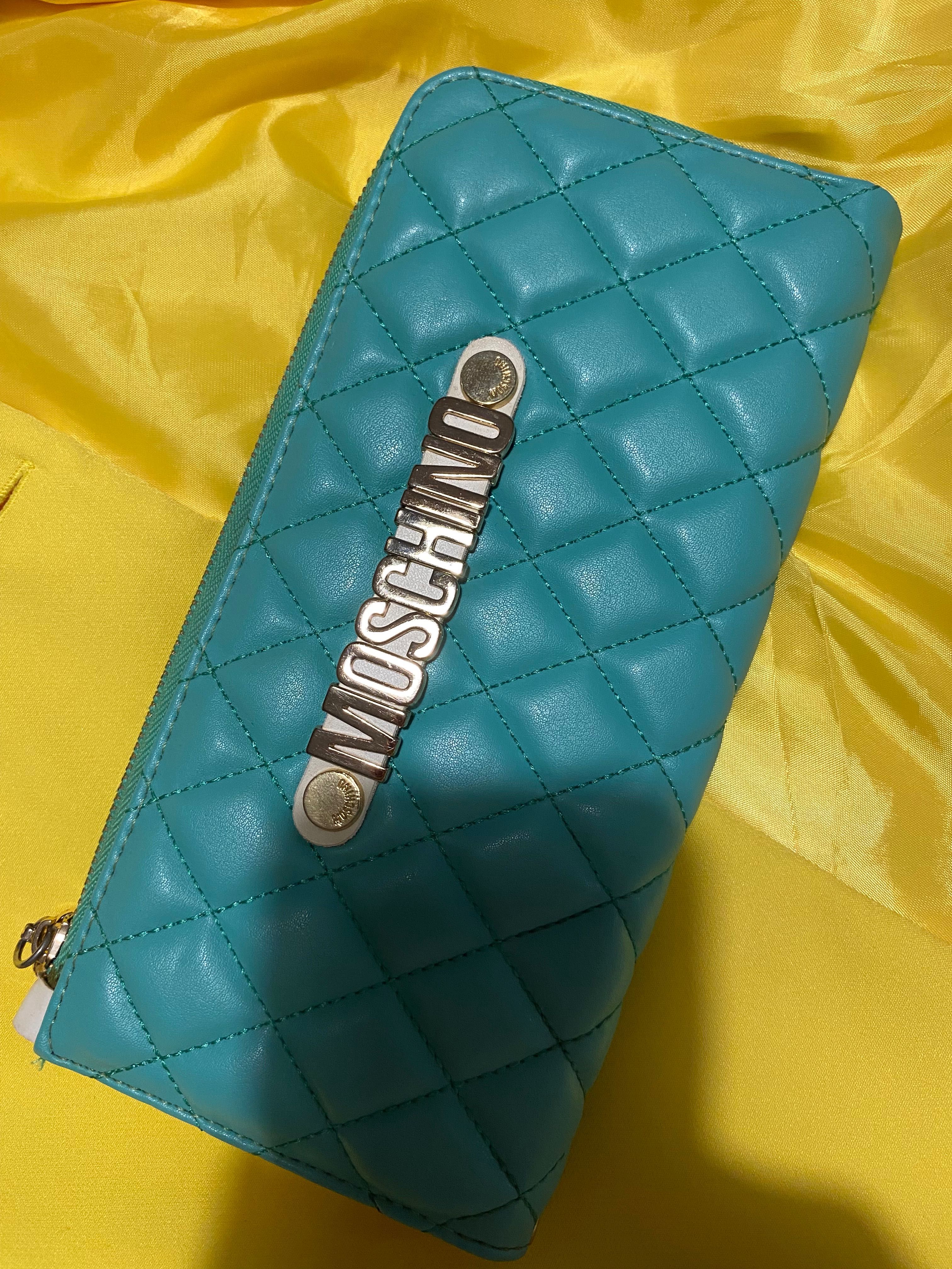 Чанта MOSCHINO - в отлично състояние