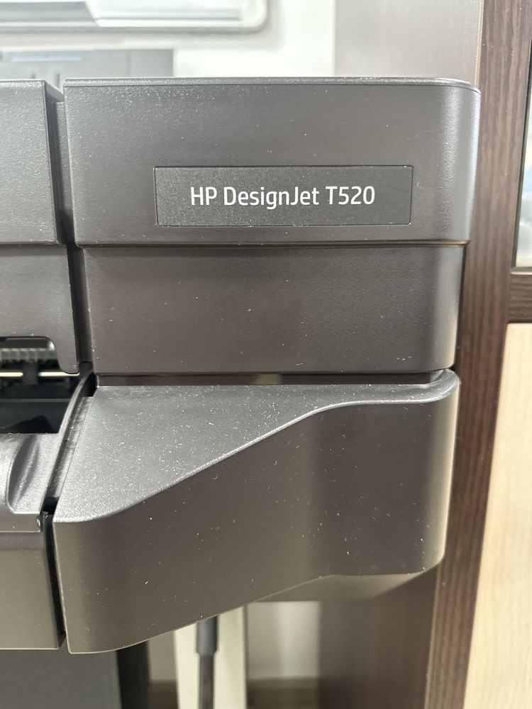 Продам плоттер HP T 520