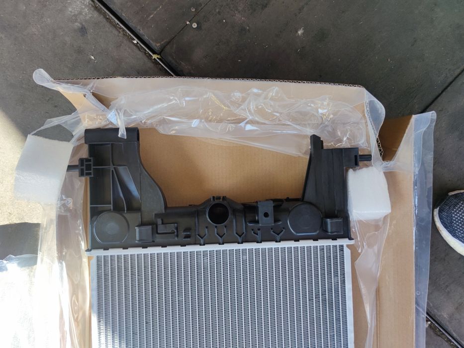 Опел Астра. J воден радиатор