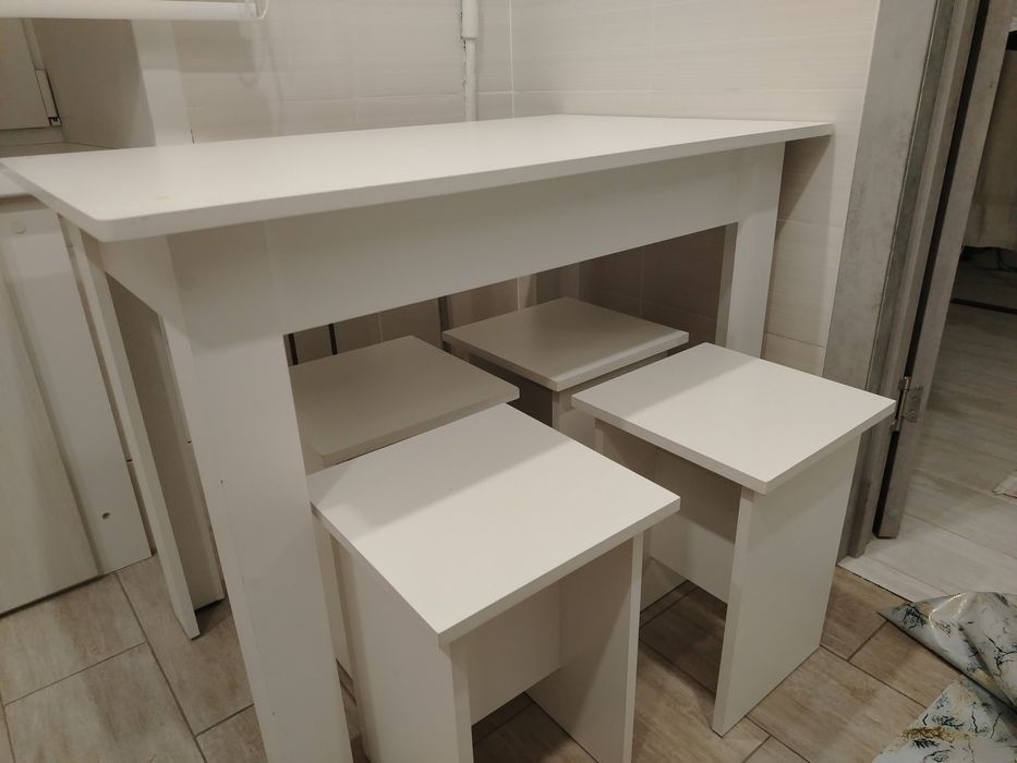 Продам стол со стульями