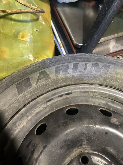 Vând roți de vară logan sandero 185 / 65 / R15