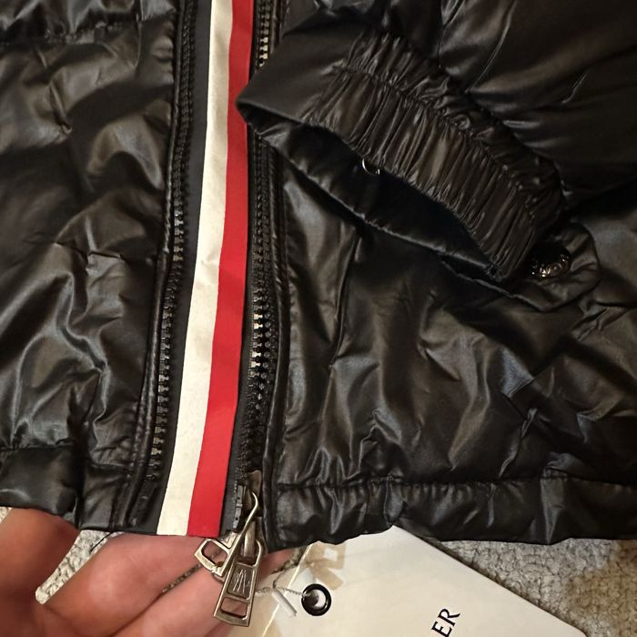 Moncler черно зимно яке размер L