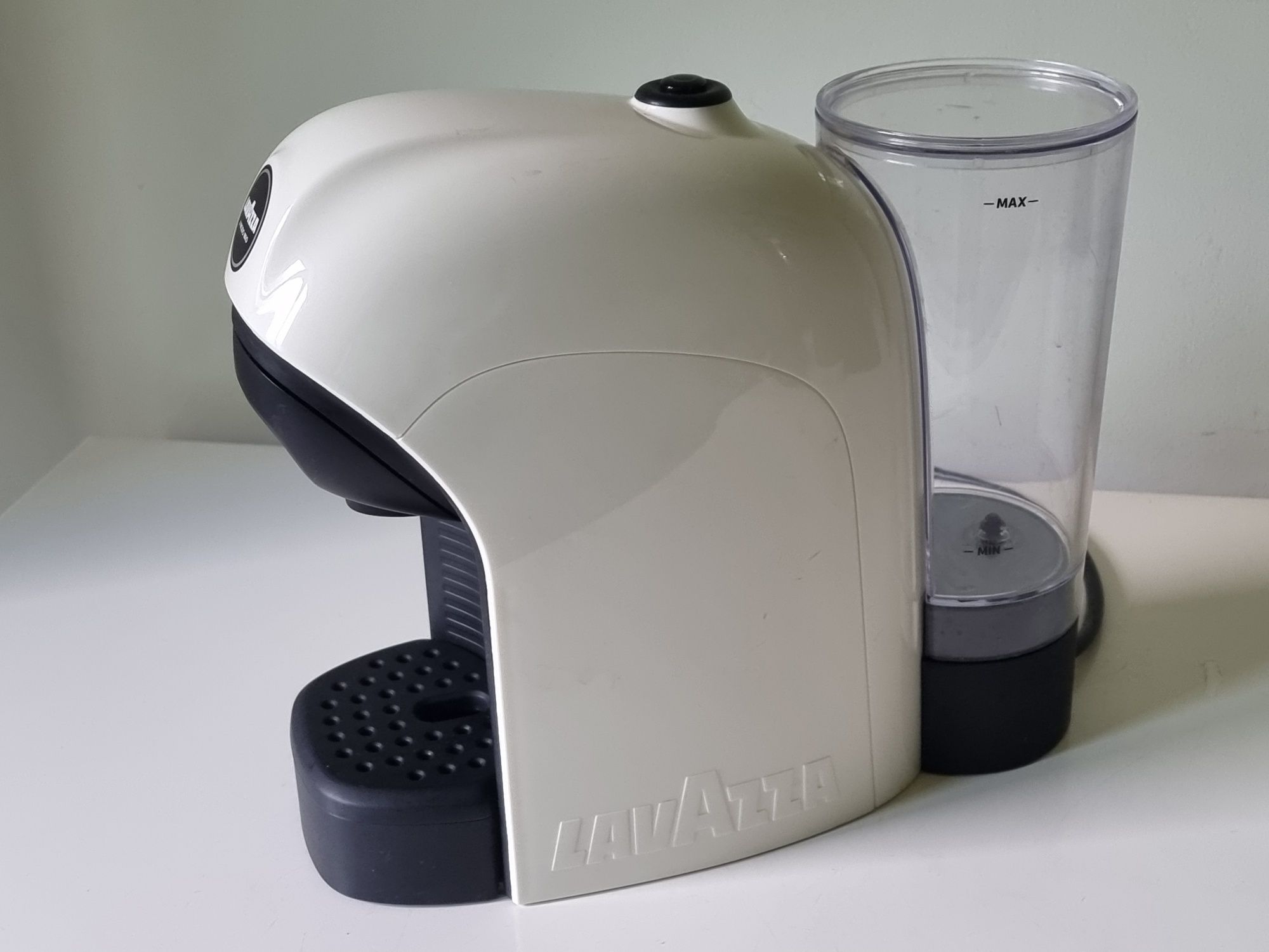 Lavazza A Modo Mio Tiny капсулна кафемашина