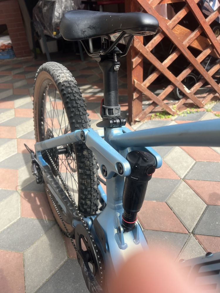 Bicicleta hybrid cube stereo pro