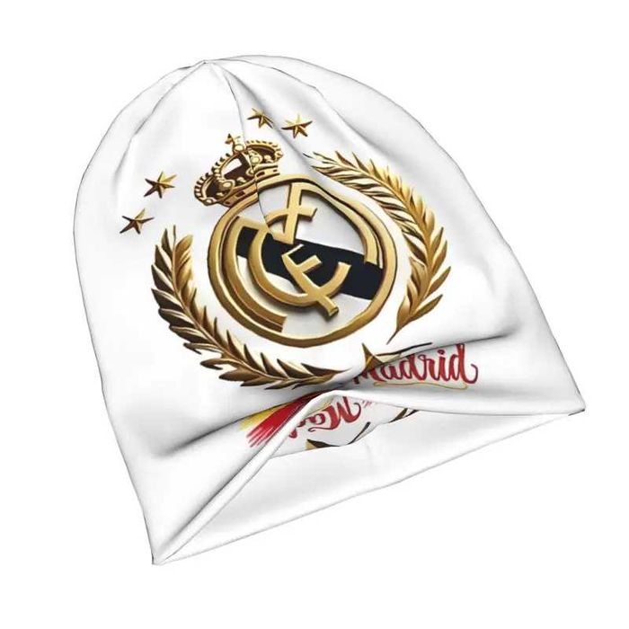 Căciulă călduroasă Real Madrid pentru fani