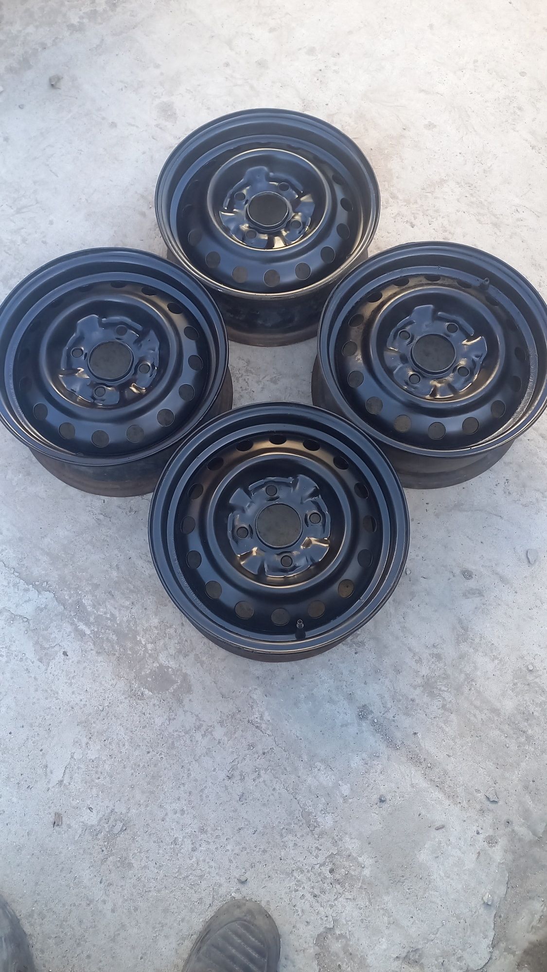 Продам железный дискы R-14
