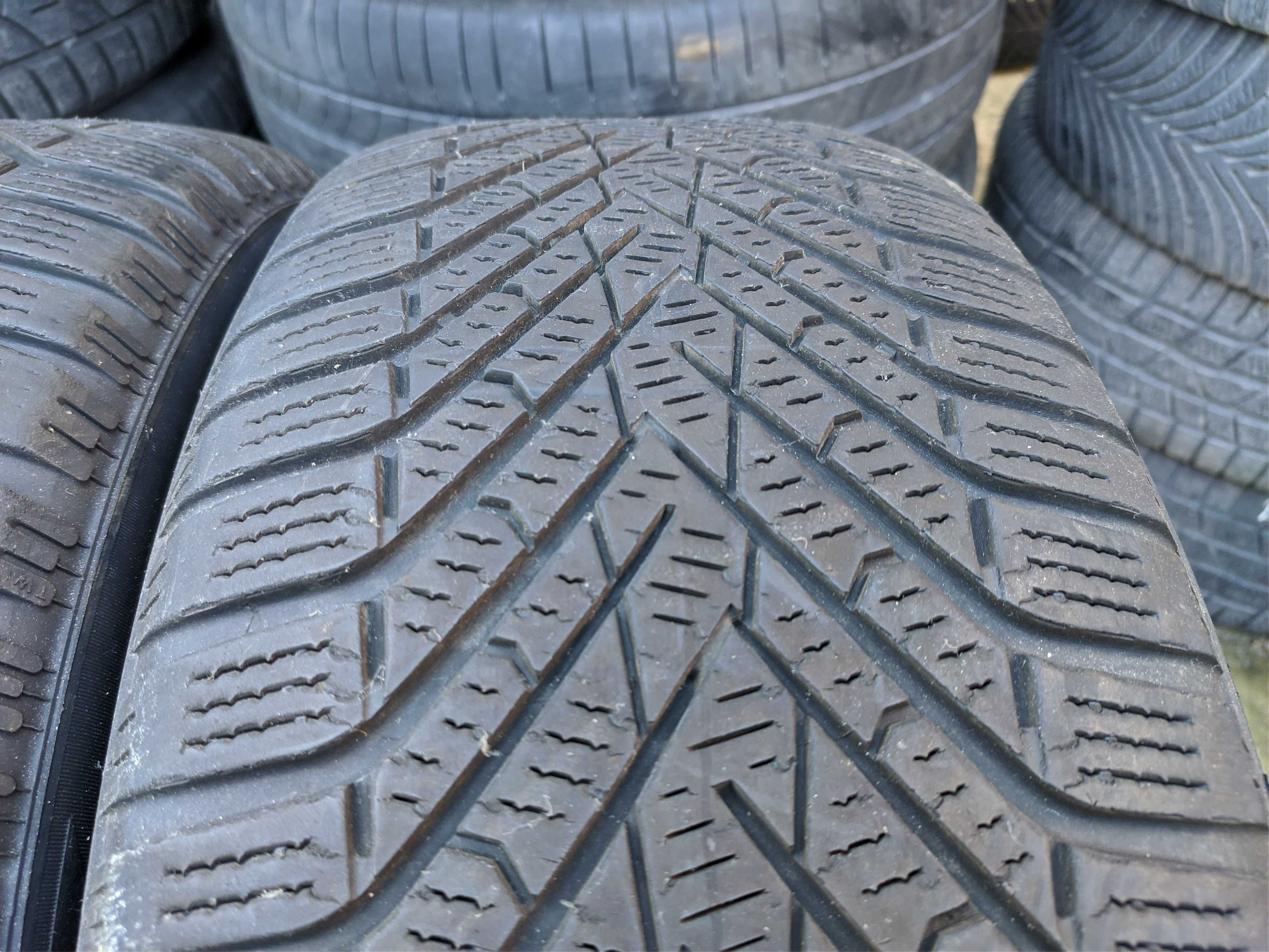 2бр Зимни Гуми 215 55 17 - Pirelli