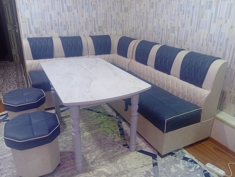 Oshxona uchun Ugolok+stol