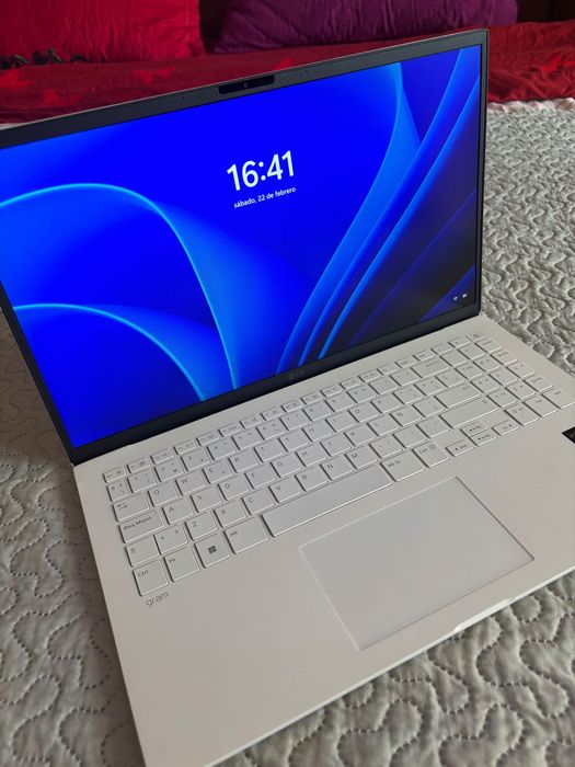 Laptop LG Gram 15” slim 1,290 kg