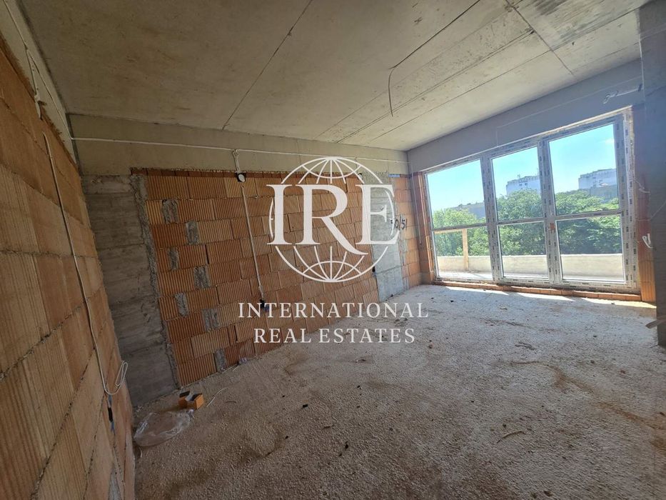 Продава се Тристаен апартамент в Варна, Изгрев - 102 кв.м за 1442 €/кв.м - Снимка #5