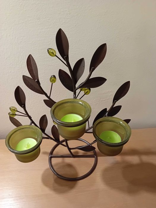 декоративен метален свещник