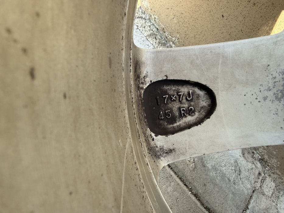 Продавам джанта за Тойота Рав4 17”