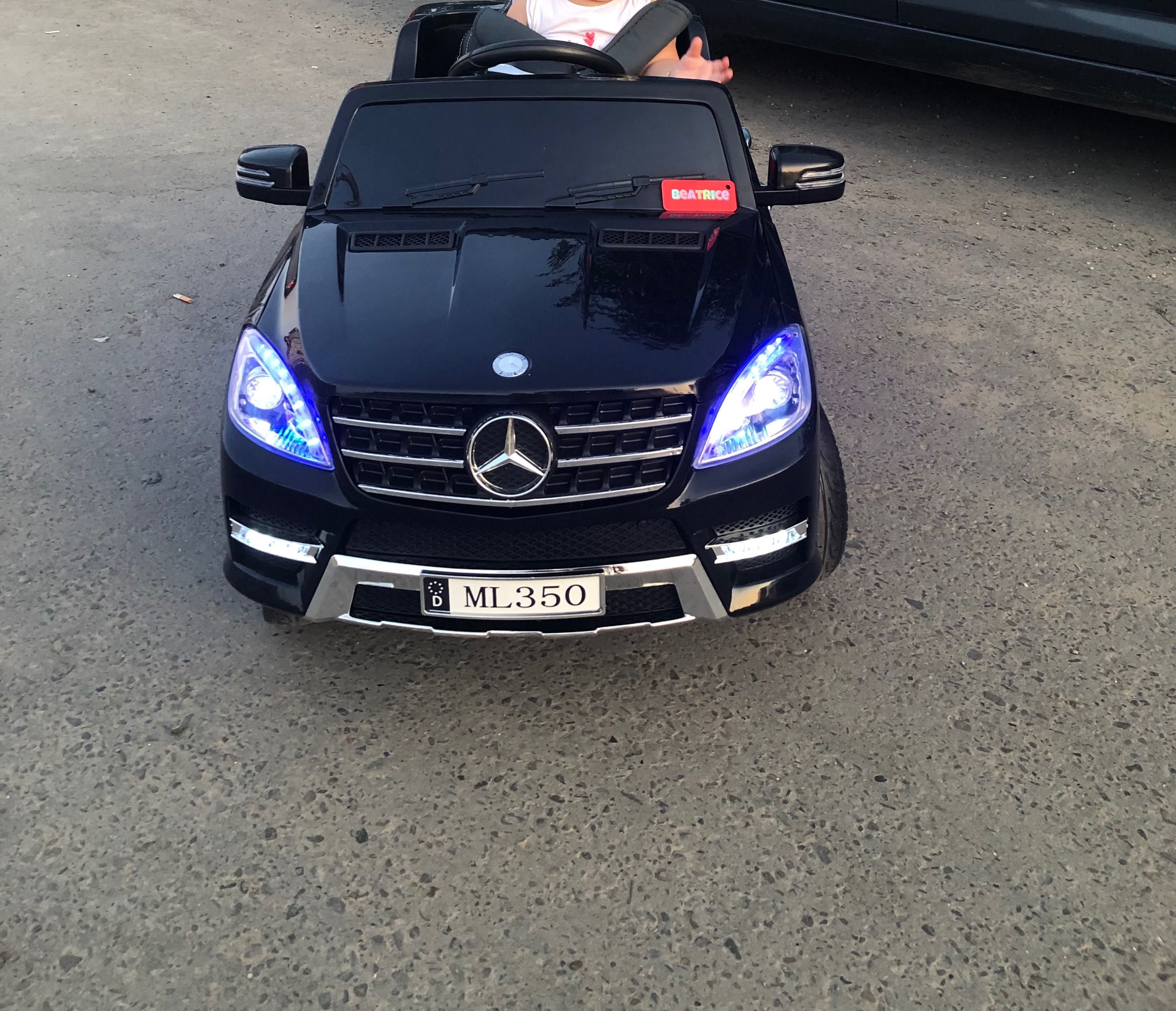 Mașinuța Mercedes