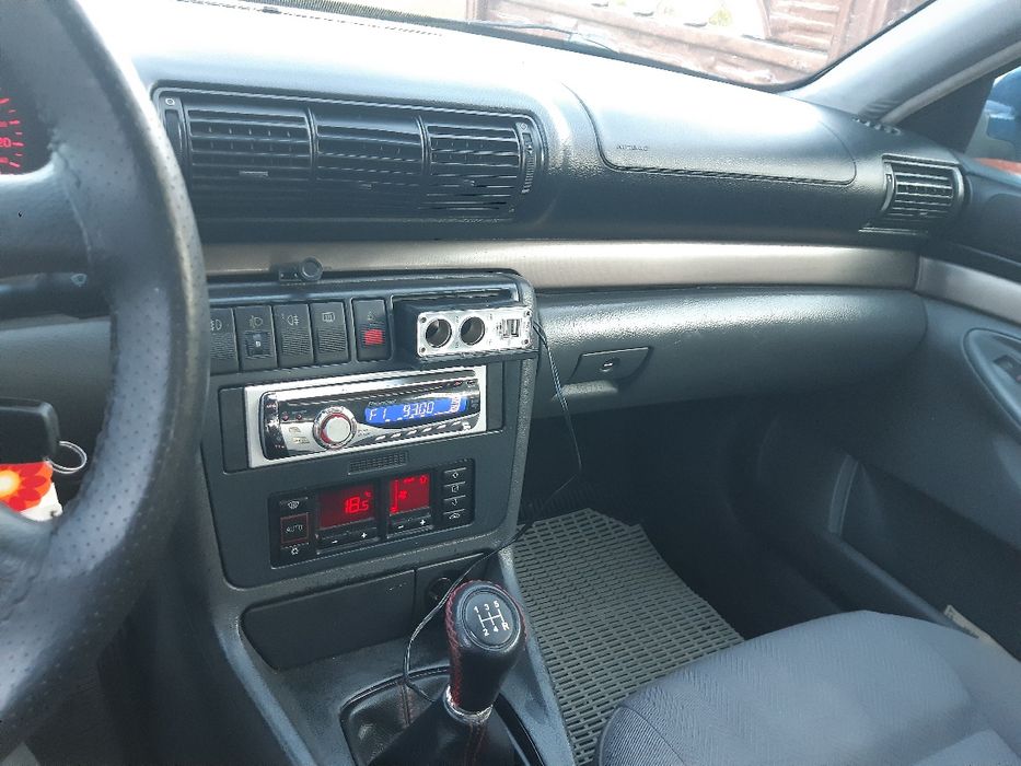 Audi a4b5 din 98