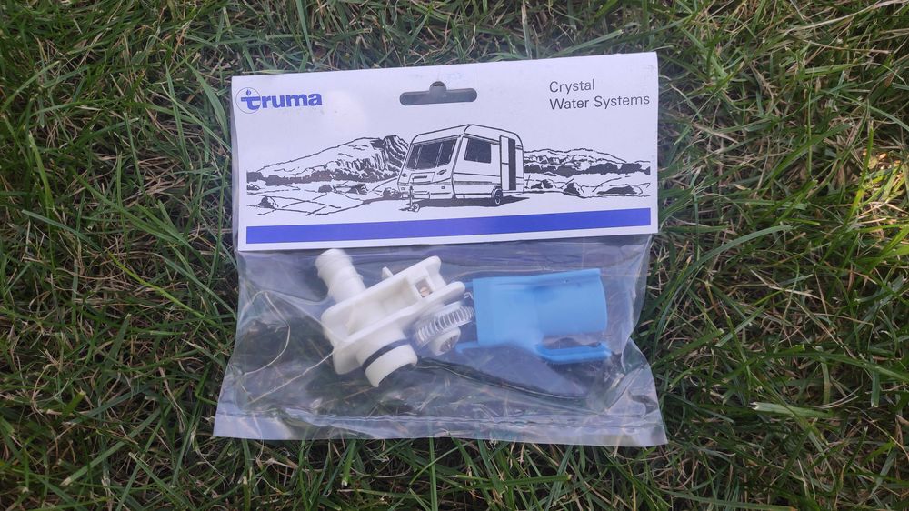 Stecher pentru pompa de apa carver sau Truma Crystal.