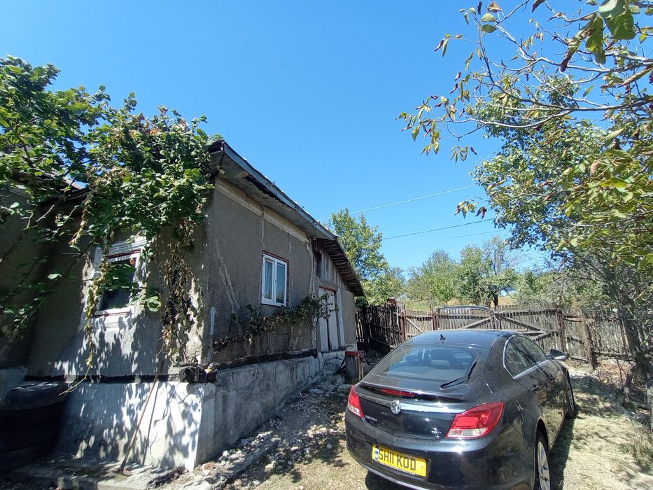 Casă batraneasca nelocuibilă