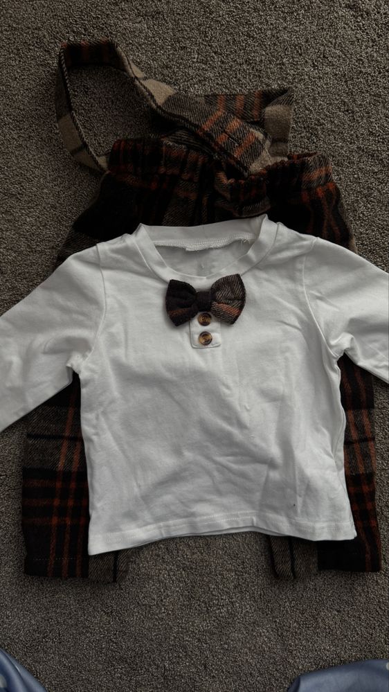Set pantaloni cu bretele si bluza cu papion, 9-12 luni
