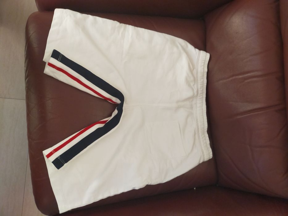Vând pantaloni scurți U.S POLO ASSN mărimea 12