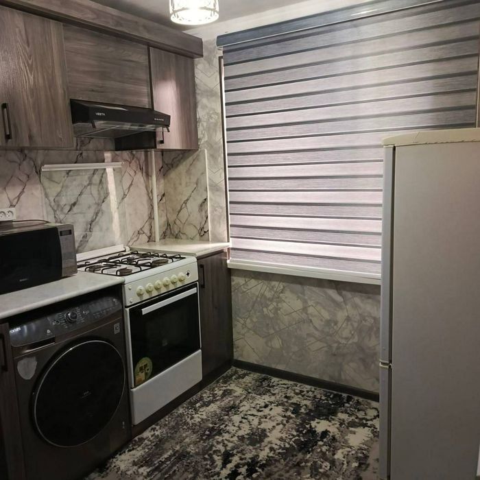 Chorsu bozori yonida