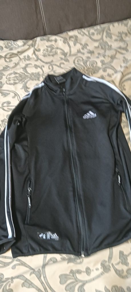 Vând hanorac Adidas
