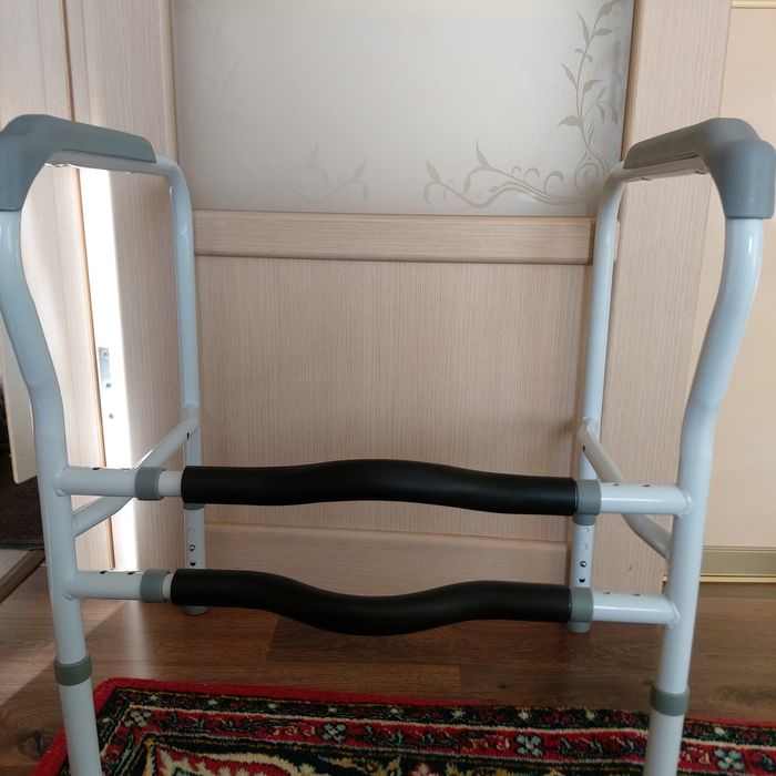 Продам поручень для туалета новый