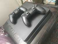 Vând PlayStation 4 slim cu 2 joystick impecabila