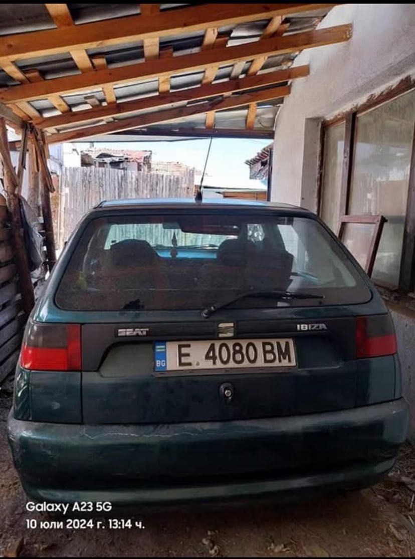 Seat ibiza всичко платено 1.0 във цената влиза и летнк и зимни гуми
