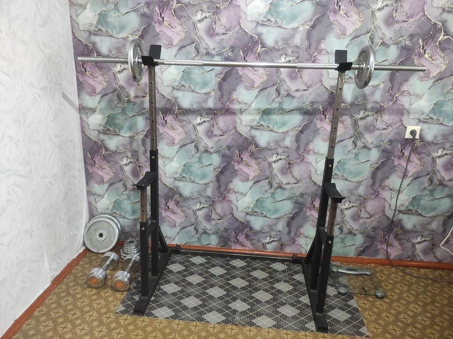 Продам станок со штангой на 50кг и пару гантелей по 10кг