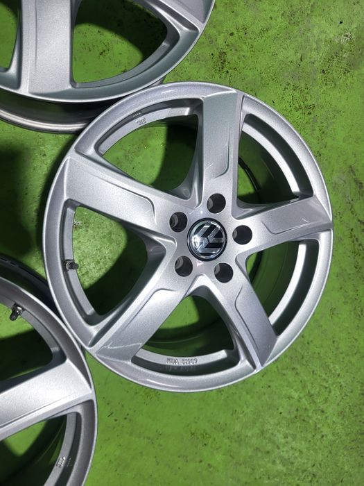 17 5x112 Vw Passat Touran Caddy лети джанти 5х112