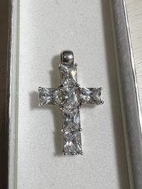 Cruce din argint si zirconii