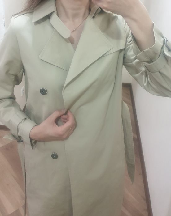 Плащ женский в идеальном состояниии