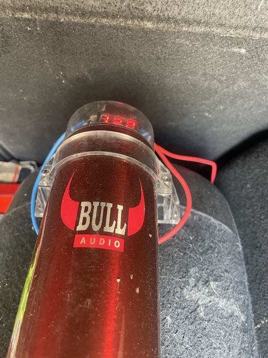 Vand subwoofer auto