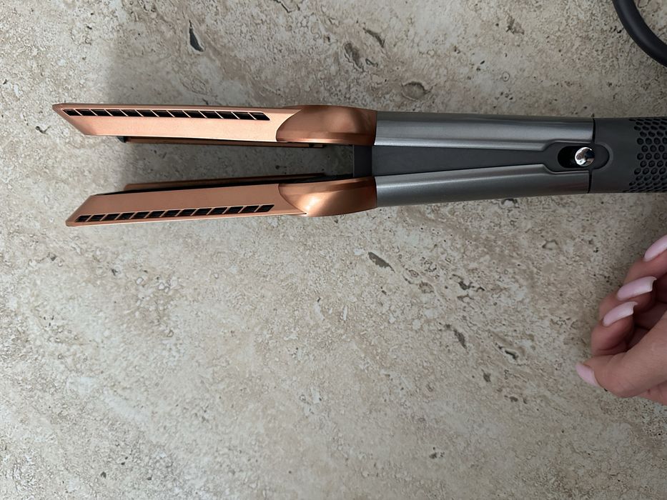 Dyson airstrait преса