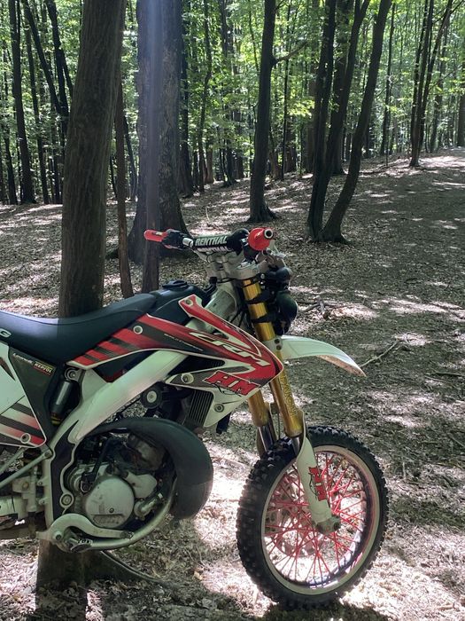 Cross Honda hm50 derapage