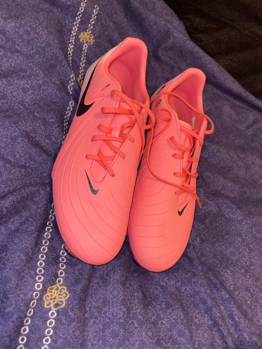 Ghete de fotbal noi nike roz marime 44,5