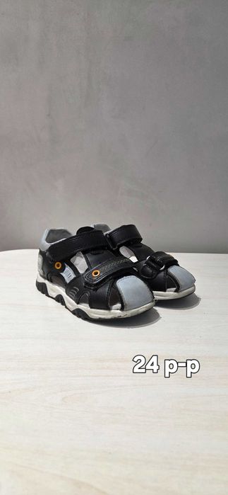 Продам обувь для мальчиков