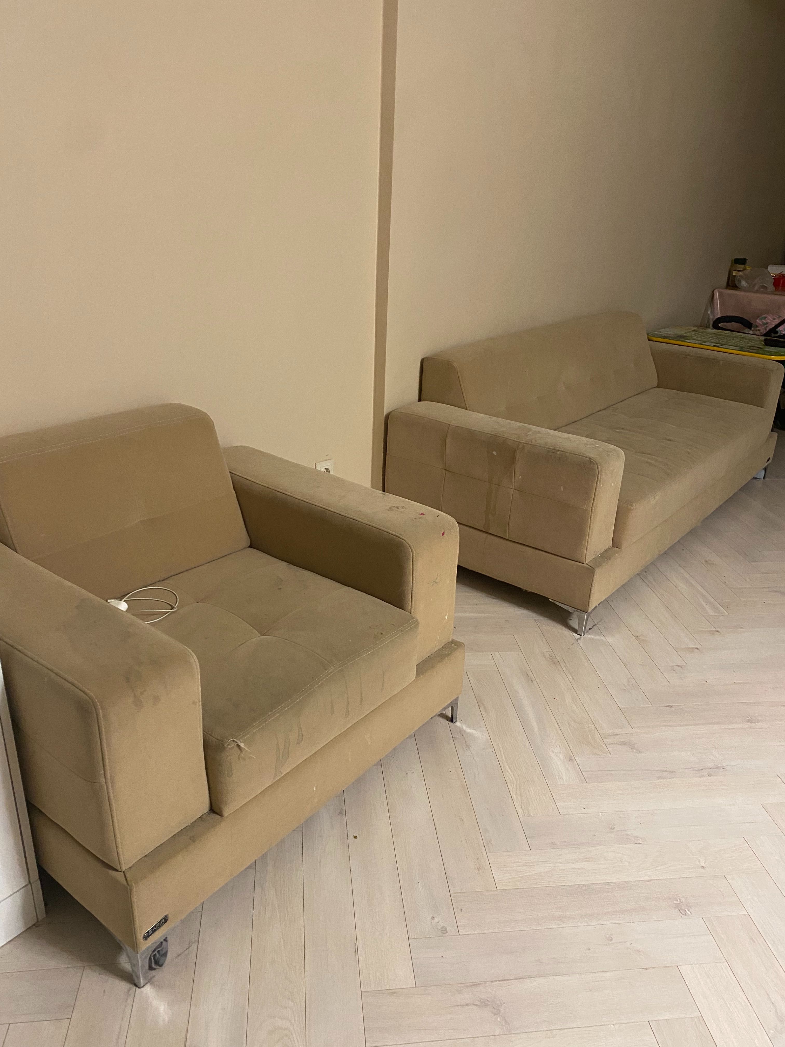 Срочно продам диван с креслом