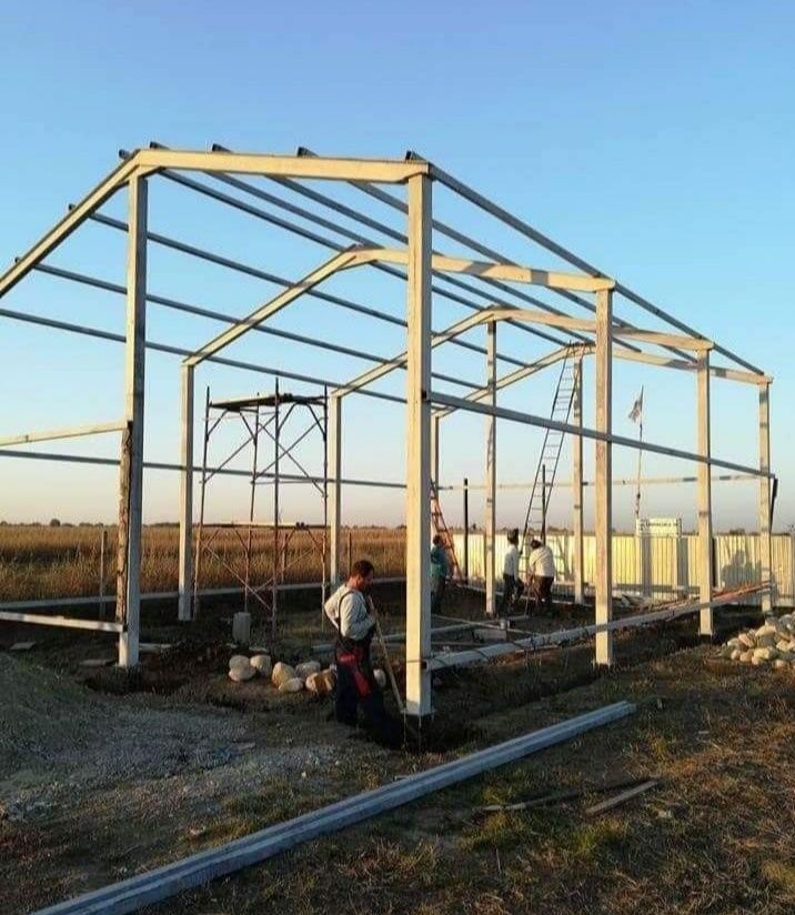 Vând structura metalica 10x20