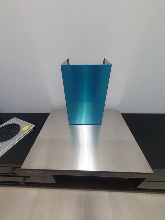 Продаю кухонную вытяжку по оптимальной цене