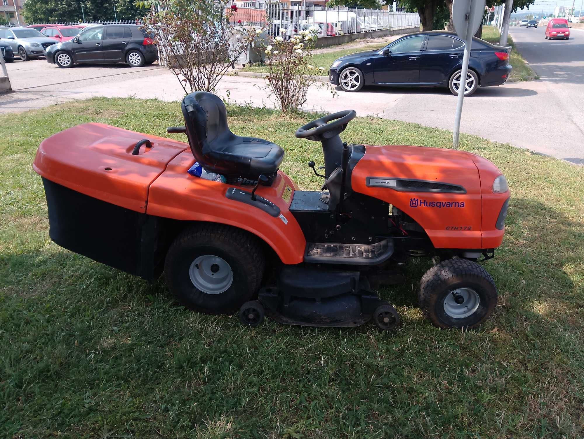 Продава се Husqvarna CTH172