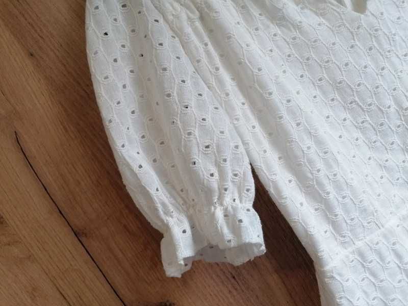 Rochie alba cu broderie englezeasca