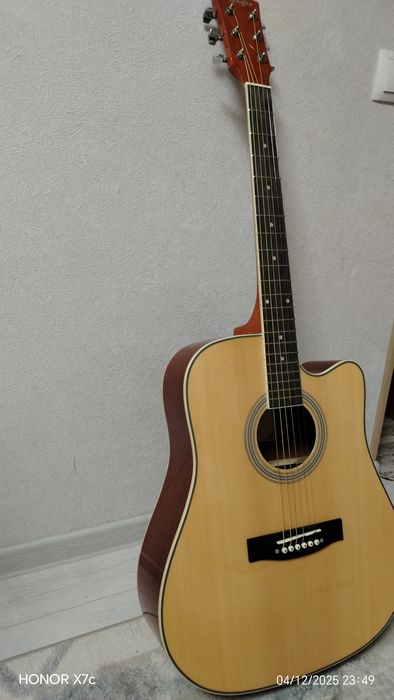 Продам новую гитару