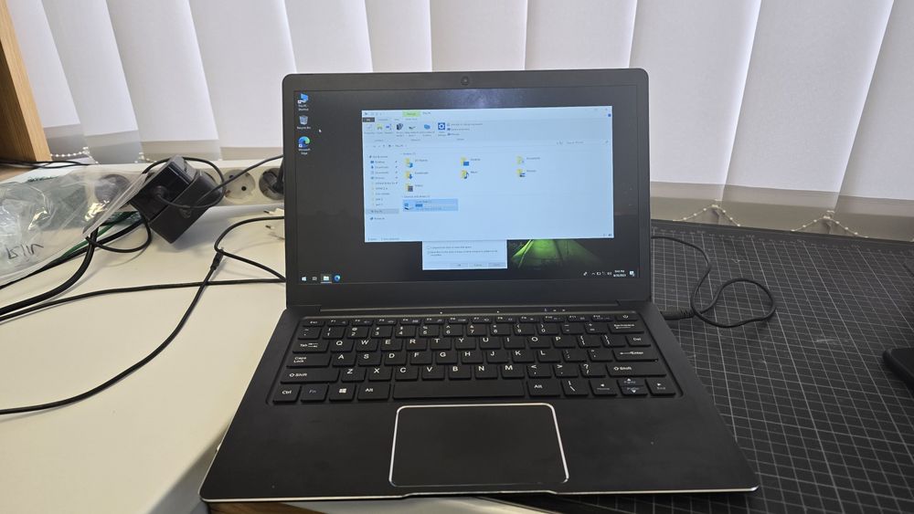 Laptop nJoy Aerial negru