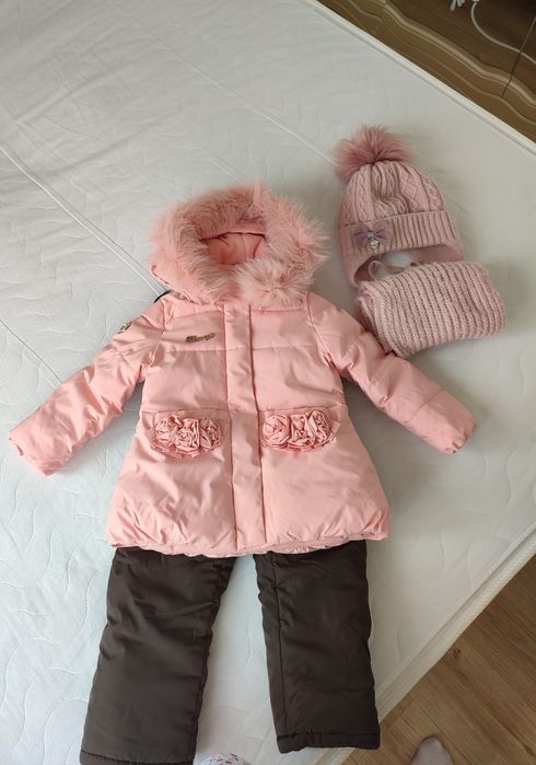 Продам зимний комплект на девочку