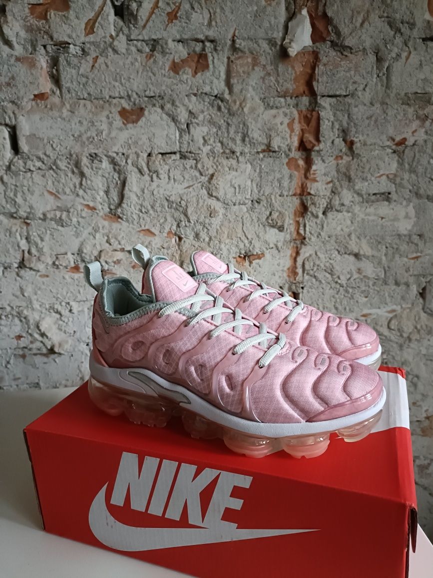 Nike Air Vapormax Plus 37,37.5,38,38.5,39,40