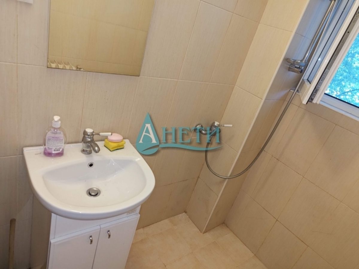 Тристаен апартамент 120 м2 до бул.Ситняково. Дава се дългосрочно
