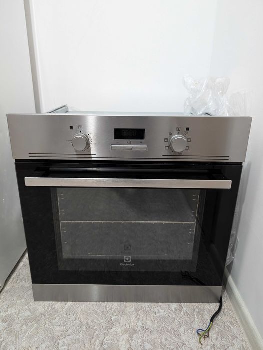 Встраиваемая духовка Electrolux